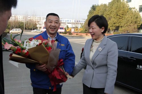 副市长龙小红莅临安博网页版新春走访慰问